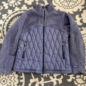 Patagonia Women’s Quilted Jacket - size Medium - Purple color